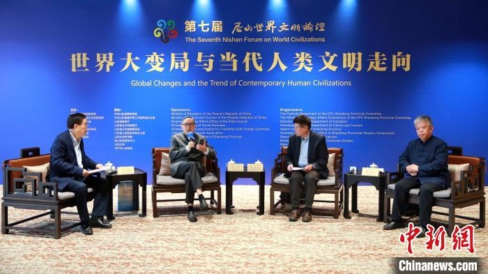 9月27日，第七屆尼山世界文明論壇首場(chǎng)高端對(duì)話舉行?！×籂?攝