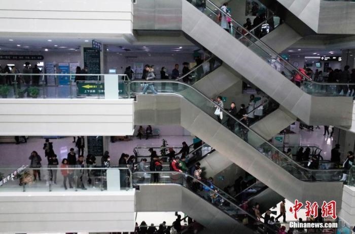 資料圖：某醫(yī)院門診樓。 <a target='_blank' href='/'>中新社</a>記者 殷立勤 攝
