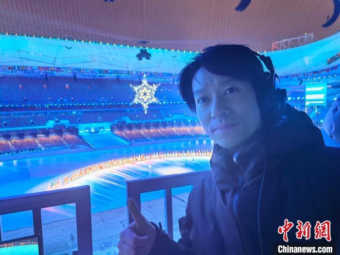 張文海在“鳥巢”內(nèi)?！埼暮?供圖