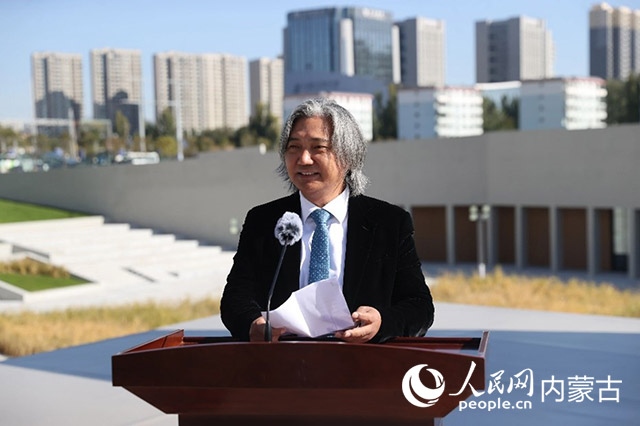 全國政協(xié)副秘書長、民盟中央專職副主席、中國美術(shù)館館長、中國城市雕塑家協(xié)會(huì)主席吳為山開幕致辭。王劭凱攝