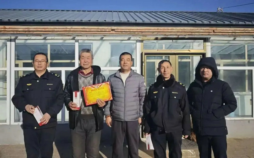 1764981768662345.jpg 狍子4.jpg