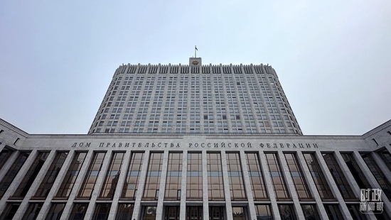 △俄羅斯聯(lián)邦政府大廈。（總臺(tái)央視記者范一鳴拍攝）
