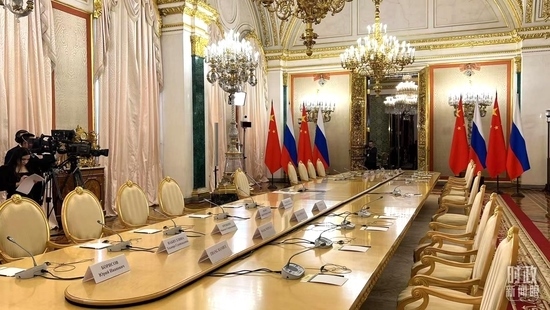 △習(xí)主席和普京總統(tǒng)舉行小范圍會(huì)談的會(huì)場(chǎng)。（總臺(tái)央視記者程鋮拍攝）