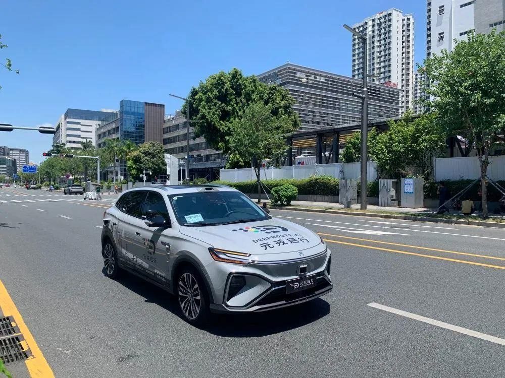 △自動駕駛汽車在河套深港科技創(chuàng)新合作區(qū)開展道路測試。