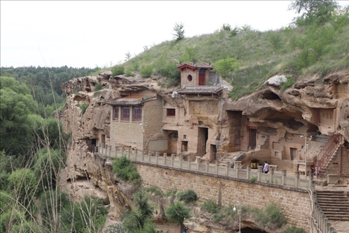 外國(guó)博主邂逅“塞上碑林”紅石峽 讀懂崖壁上的“榆林史詩(shī)”