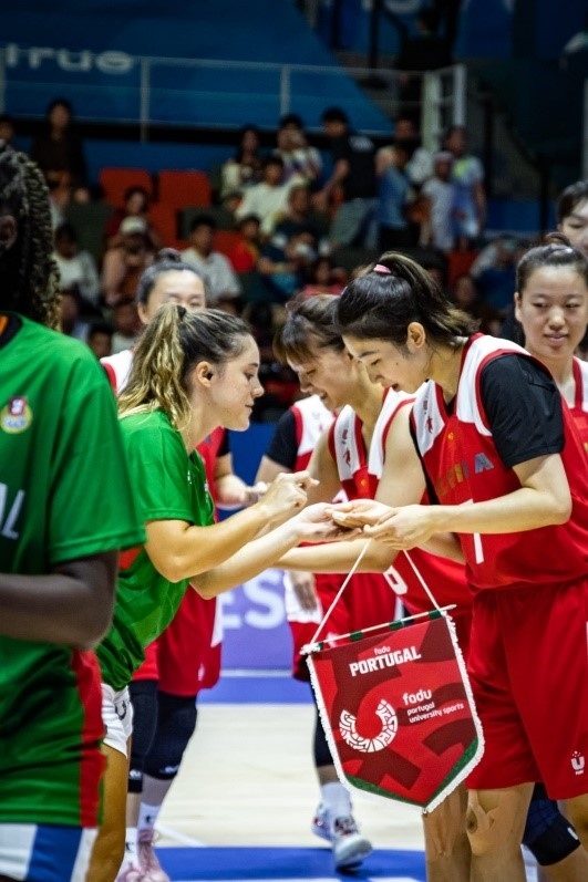 28日，成都大運會女籃項目葡萄牙隊對戰(zhàn)中國隊。 受訪者供圖