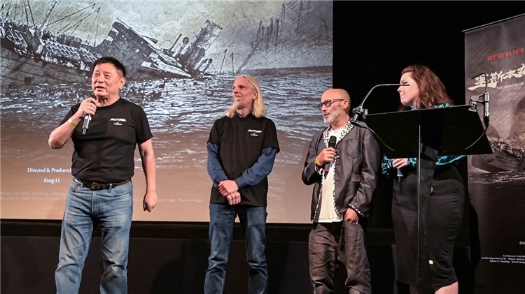 導(dǎo)演方勵以及團隊成員分享體會。郭錦標(biāo)攝