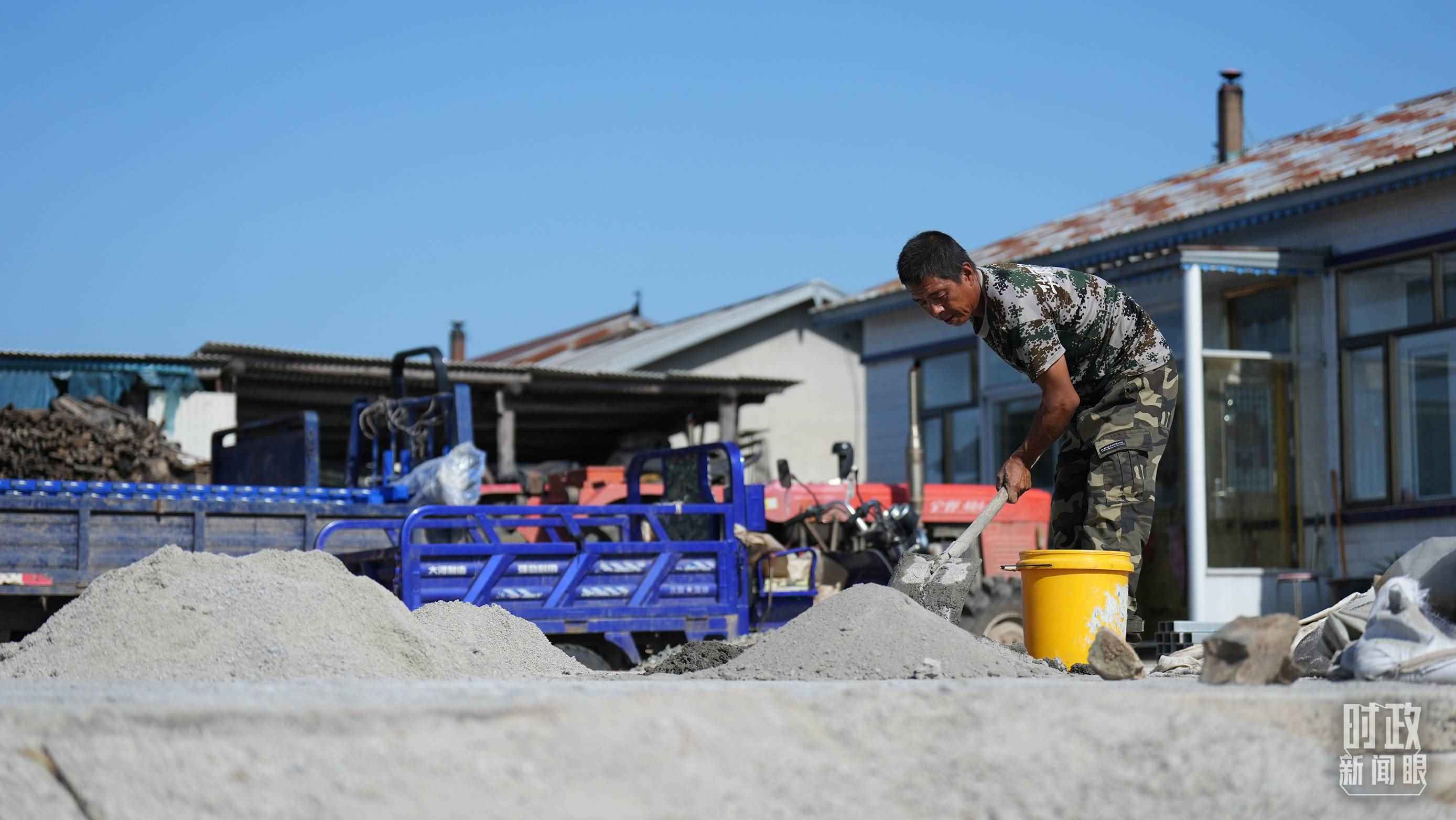 △龍王廟村的災(zāi)后恢復(fù)重建正加緊推進(jìn)。（總臺(tái)國廣記者李晉拍攝）
