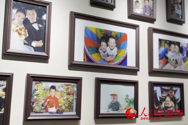 照片墻記錄每個幸福的瞬間。 人民網(wǎng) 皇甫萬里攝
