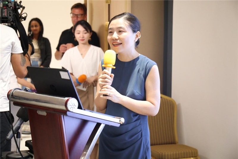 圖為吉布提孔子學(xué)院鄒燕舞院長為表彰儀式致辭。吉布提孔子學(xué)院供圖