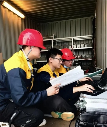 △2022年，長征十一號運載火箭在我國黃海以“一箭五星”方式成功發(fā)射。哈爾濱工程大學船海結(jié)構(gòu)物安全與舒適性團隊為發(fā)射船進行結(jié)構(gòu)動態(tài)監(jiān)測。