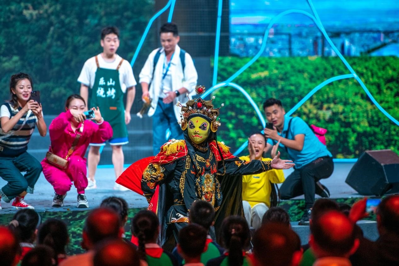 現(xiàn)場演出。樂山市委宣傳部供圖