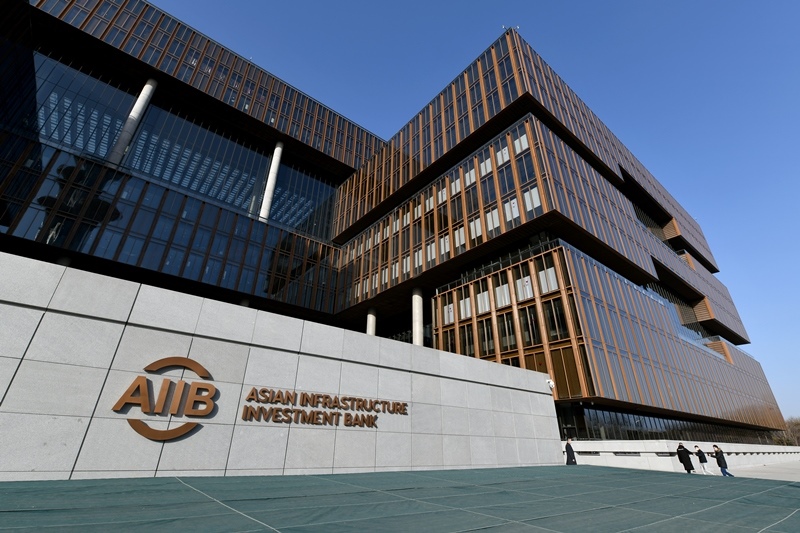 這是位于北京朝陽(yáng)區(qū)的亞洲基礎(chǔ)設(shè)施投資銀行總部大樓。
