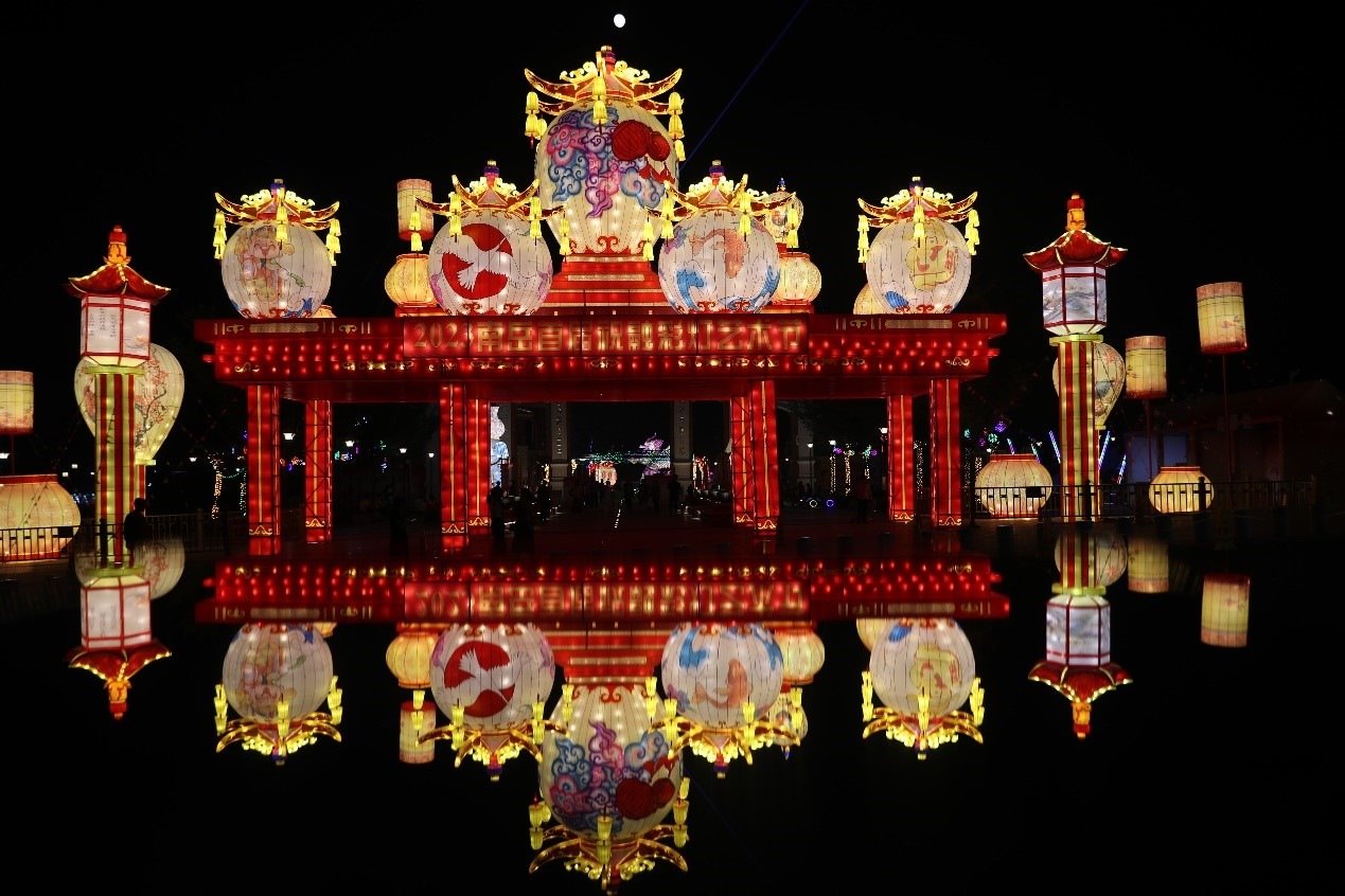 中秋國慶期間，南岳祝融文旅小鎮(zhèn)舉辦祝融花燈節(jié)。曹正平攝