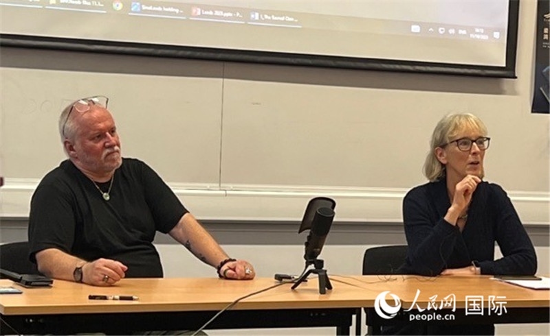 翻譯家韓斌、普華杰與師生交流 攝影 實習(xí)生王雪珊