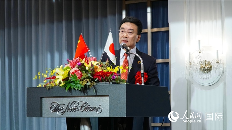 在日中國(guó)企業(yè)協(xié)會(huì)會(huì)長(zhǎng)王家馴致祝酒詞。人民網(wǎng) 蔣曉辰攝