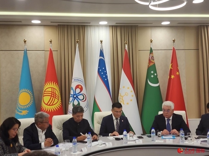 中國(guó)駐烏茲別克斯坦大使于駿致辭。人民網(wǎng)記者 李強(qiáng)攝