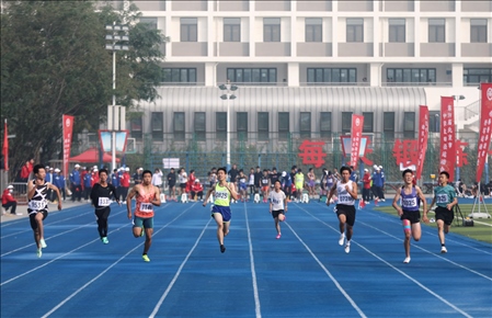 第59屆北京市中學(xué)生田徑運(yùn)動會暨北京學(xué)生金奧運(yùn)動隊(duì)田徑運(yùn)動會。北京市教委供圖