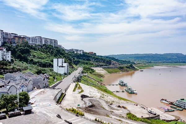 建成后的西沱鎮(zhèn)岸線環(huán)境綜合整治工程局部。受訪者供圖