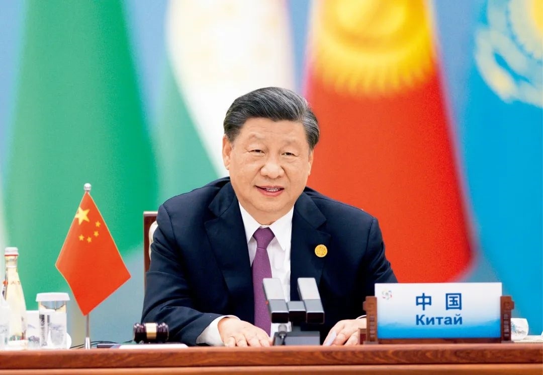 2023年5月19日上午，國家主席習(xí)近平在陜西省西安市主持首屆中國—中亞峰會(huì)并發(fā)表題為《攜手建設(shè)守望相助、共同發(fā)展、普遍安全、世代友好的中國—中亞命運(yùn)共同體》的主旨講話。圖/ 新華社記者 黃敬文 攝