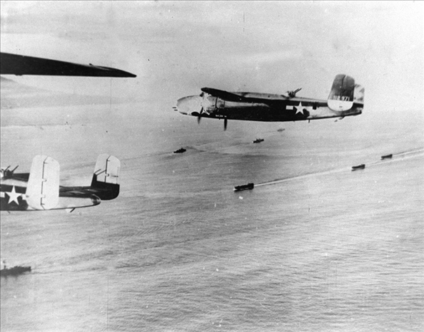 1942年4月18日，美國(guó)航空母艦甲板上B－25解放式轟炸機(jī)起飛轟炸東京工業(yè)區(qū)域，此為日本首次受盟軍之進(jìn)攻。