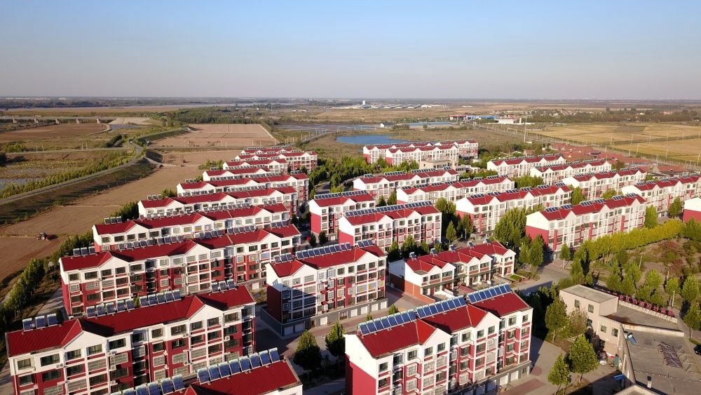 山東省東營市墾利區(qū)楊廟社區(qū)（2021年10月17日攝，無人機(jī)照片）。新華社記者 郭緒雷 攝