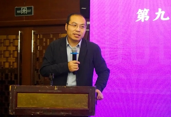 清華大學(xué)社會(huì)科學(xué)學(xué)院副院長(zhǎng)、政治學(xué)系長(zhǎng)聘教授孟天廣在研討會(huì)上總結(jié)發(fā)言。主辦方供圖