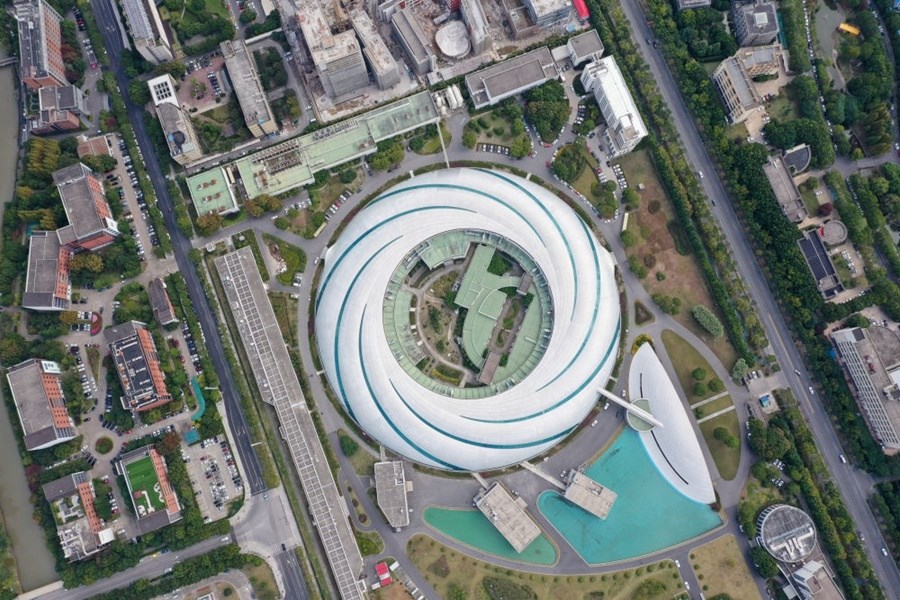 位于上海張江科學(xué)城的國(guó)家大科學(xué)裝置上海光源（2020年10月26日攝，無人機(jī)照片）。