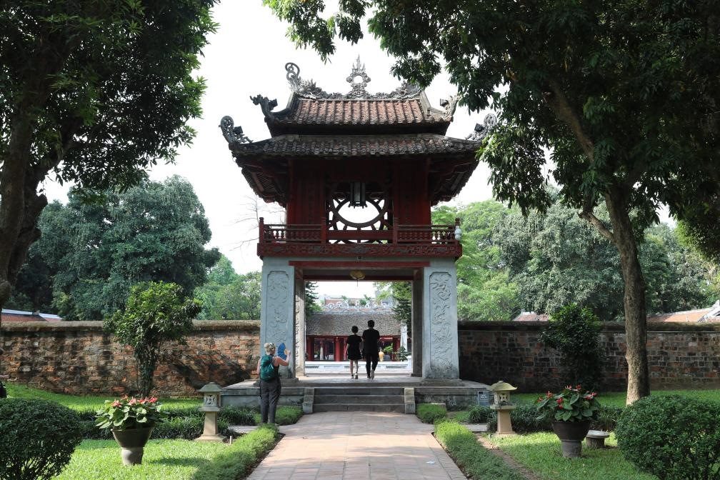 這是越南首都河內(nèi)文廟內(nèi)的奎文閣。