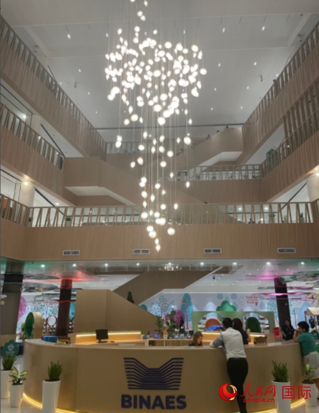 圖為中國(guó)援助薩爾瓦多國(guó)家圖書(shū)館內(nèi)景。 人民網(wǎng)記者 彭敏攝