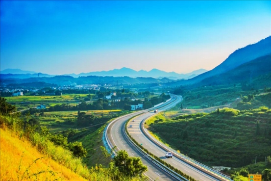 農(nóng)村公路讓老百姓出行變得更便捷。受訪方供圖