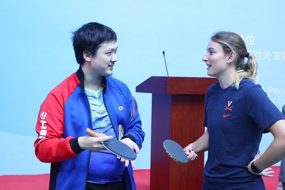 資訊有故事︱美國(guó)弗吉尼亞大學(xué)乒乓球代表團(tuán)訪華：重走乒乓路 一起向未來