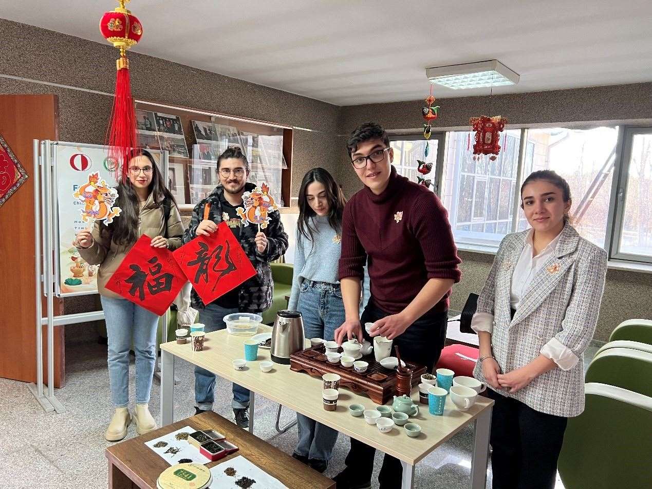 茶藝表演體驗(yàn)。中東技術(shù)大學(xué)孔院供圖