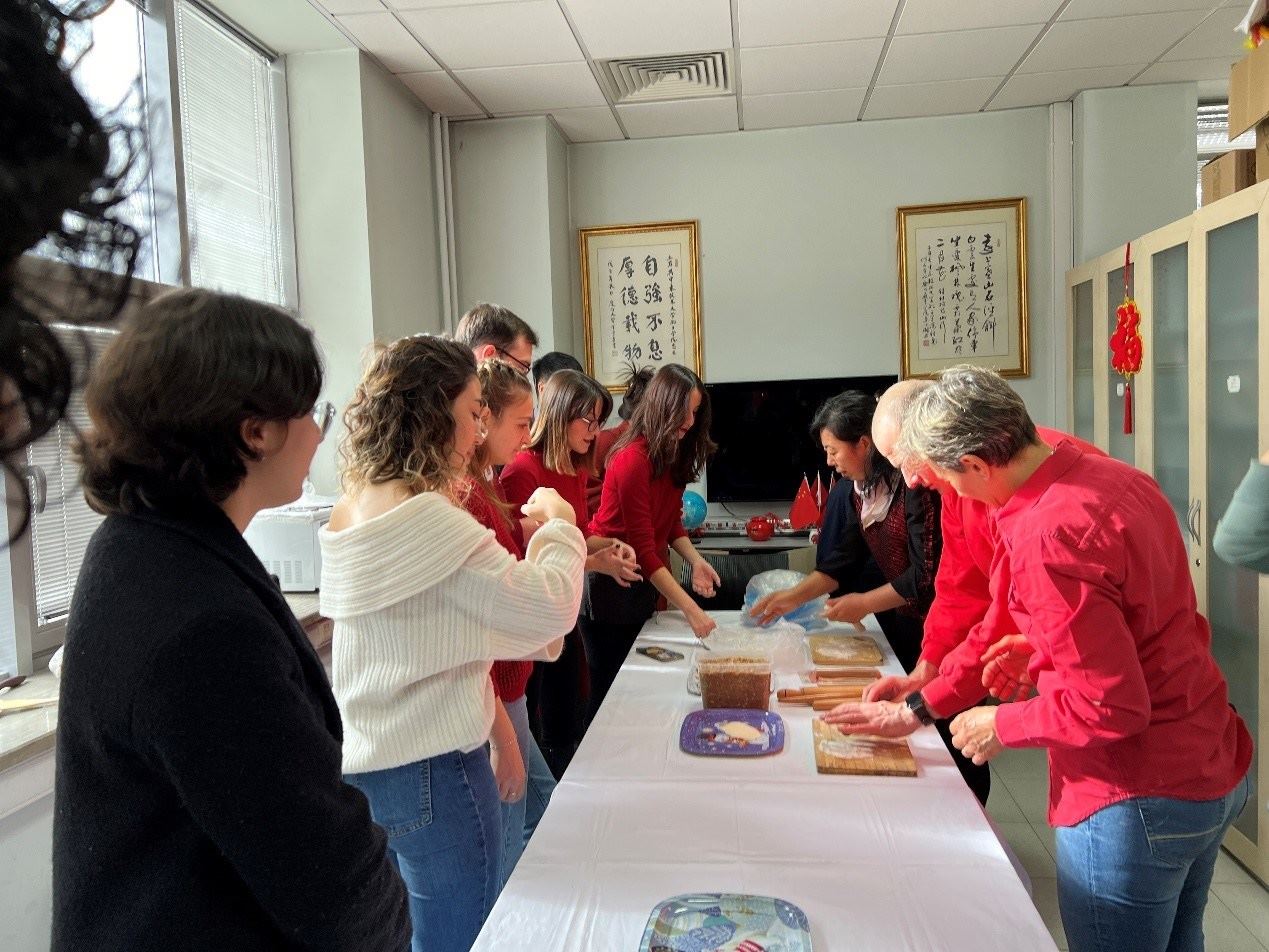 餃子工作坊現(xiàn)場(chǎng)。中東技術(shù)大學(xué)孔院供圖