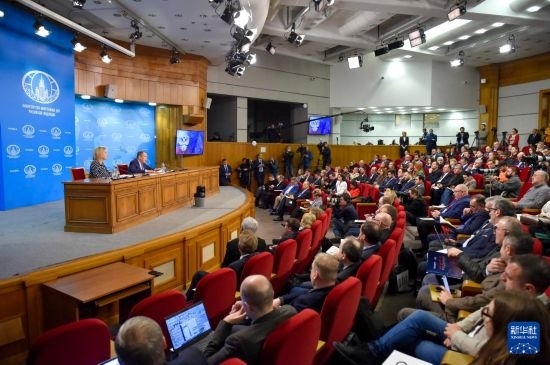 1月18日，在俄羅斯首都莫斯科，俄羅斯外長(zhǎng)拉夫羅夫回答記者提問。新華社發(fā)（亞歷山大攝）