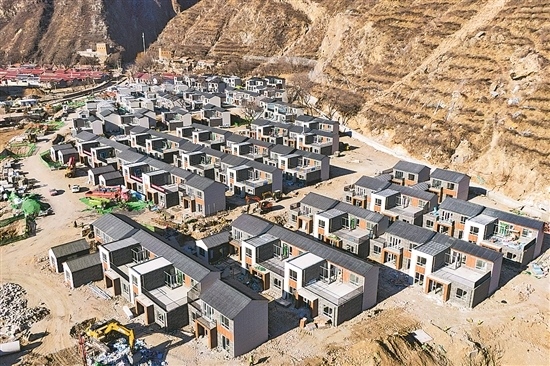 1月16日，門頭溝區(qū)齋堂鎮(zhèn)沿河口村，即將進入內(nèi)部裝修環(huán)節(jié)的異地安置項目建設現(xiàn)場。