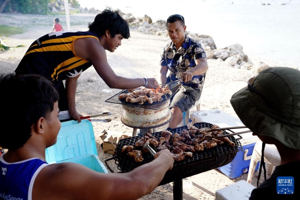 1月20日，當(dāng)?shù)厝嗽阼敽＿厽?。新華社記者 王申 攝
