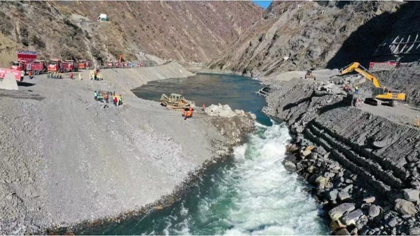卡拉水電站實現(xiàn)大江截流。受訪者供圖