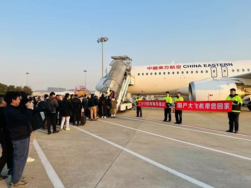 2024春運(yùn)第一天，東航4架C919大飛機(jī)全部投入商業(yè)運(yùn)營。東航供圖