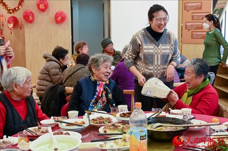 活動準(zhǔn)備了抽獎環(huán)節(jié)。人民網(wǎng)記者 葉賓得攝