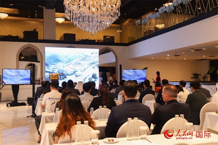 2日，“你好！中國(guó)”——2024中國(guó)北方冰雪旅游海外推廣季阿聯(lián)酋專場(chǎng)活動(dòng)在阿聯(lián)酋迪拜舉行。人民網(wǎng)記者任皓宇攝