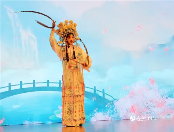 四川省成都市川劇研究院帶來了精彩的川劇演出。人民網(wǎng)記者 李志偉攝