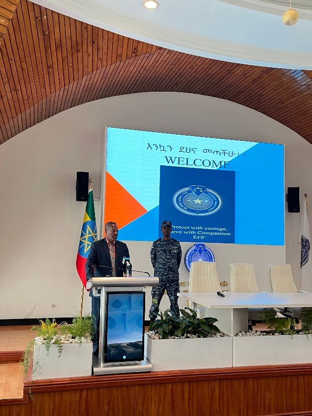 圖為埃塞警察大學(xué)校長梅斯芬·阿貝貝致辭。亞的斯亞貝巴大學(xué)孔子學(xué)院供圖