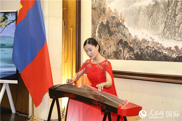 古箏表演。人民網(wǎng)記者 霍文攝