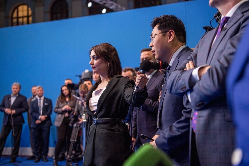 3月18日，在俄羅斯首都莫斯科，新華社記者向俄總統(tǒng)普京提問。新華社記者曹陽攝