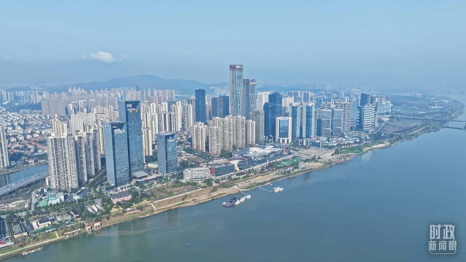 △俯瞰長沙。（總臺(tái)央視記者范凱拍攝）