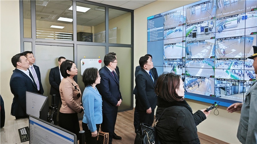 3月24日，中蒙官員考察項目。駐蒙古使館供圖