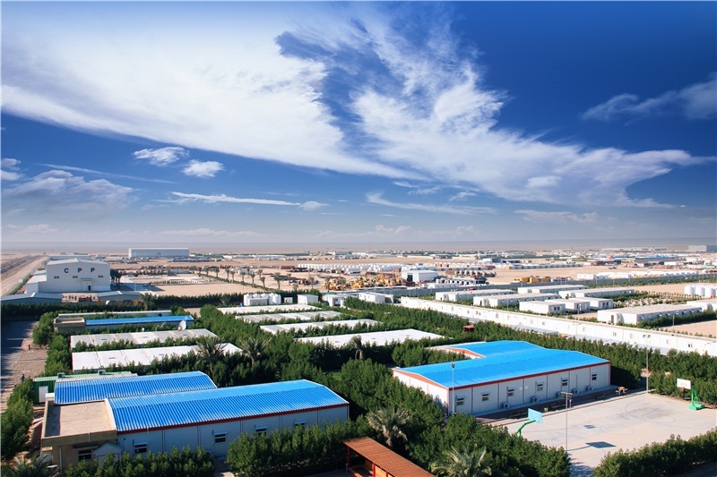 圖為中石油管道局伊拉克魯邁拉項(xiàng)目營(yíng)地，中石油管道局供圖