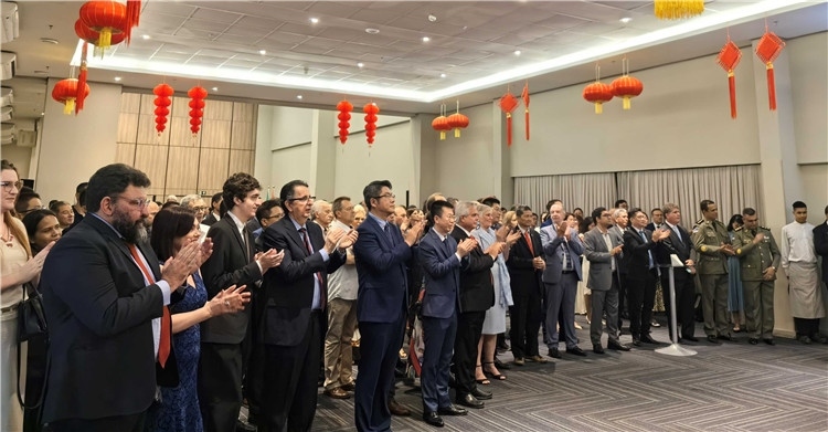 當?shù)貢r間3月27日，中國駐累西腓新任總領事蘭和平舉行到任招待會。圖為招待會現(xiàn)場。中國駐累西腓總領事館供圖