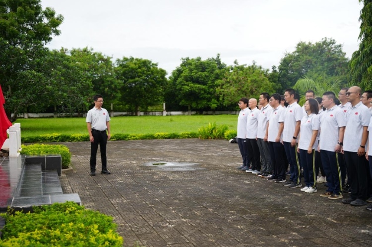 醫(yī)療隊(duì)隊(duì)長(zhǎng)致詞。中國(guó)援桑醫(yī)療隊(duì)供圖